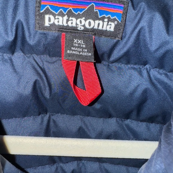 Like new boys Patagoniania vest - Picture 2 of 3